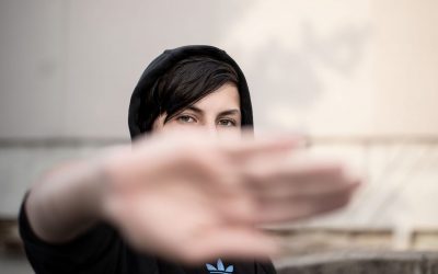 teenager-5842706_1280