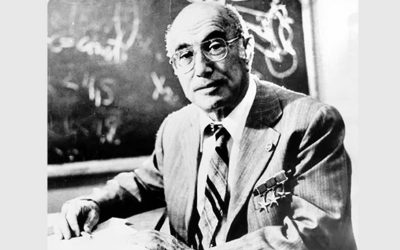 Яков Борисович Зельдович