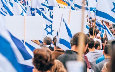 yoav-aziz-uKz2BLGq8jg-unsplash