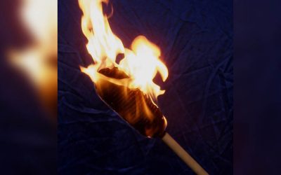 1616085296_9-p-fakel-krasivie-foto-9