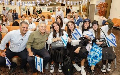 Ofir-Sofer-and-Doron-Almog-with-Olim-who-arrived-from-France-at-the-end-of-October-2023-640×400-1