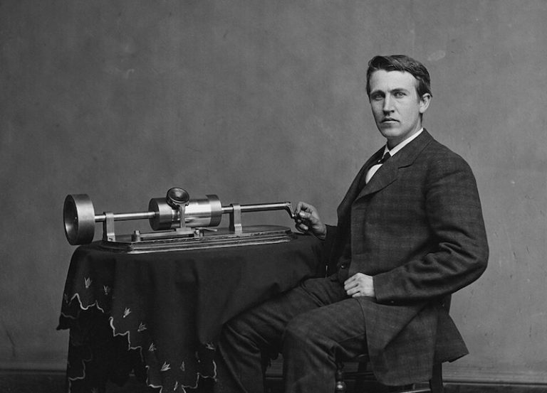 960px-Edison_and_phonograph_edit1