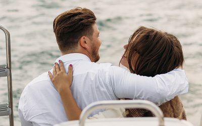 on-a-yacht-2920946_1280