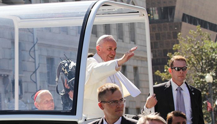 pope-2377985_1280