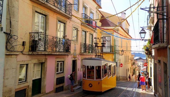 lisbon-2898787_1280
