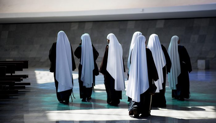 nuns-4153008_1280