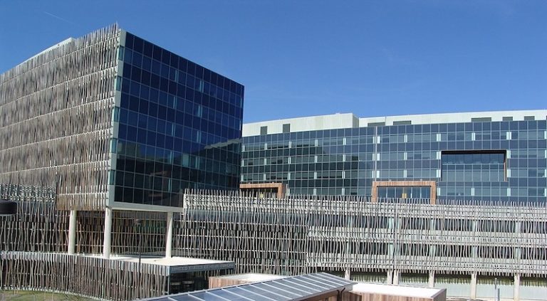 960px-Census_Bureau_headquarters,_Suitland,_Maryland,_2007