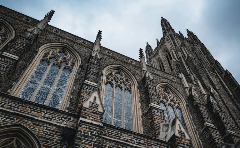 charles-givens-OUJEGUDTltc-unsplash