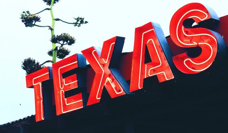enrique-macias-BXXYZ4HtGxU-unsplash