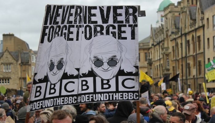 christopher-john-UthBf9fUnF0-unsplash