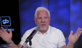 FireShot Capture 220 – (57) _You’re being PLAYED__ Glenn Beck exposes the TRUTH about Illi_ – [www.youtube.com]