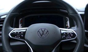 luca-oe99YY35fXw-unsplash