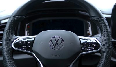 luca-oe99YY35fXw-unsplash