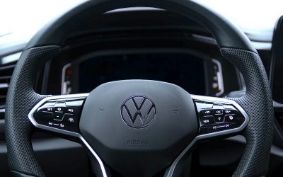 luca-oe99YY35fXw-unsplash