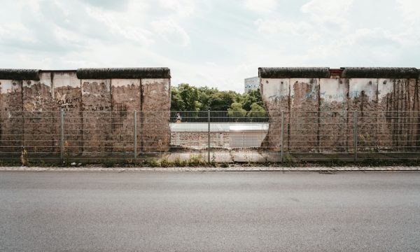 claudio-schwarz-oOmqLqq5tio-unsplash