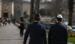 levi-meir-clancy-B4uHL-P0a-g-unsplash