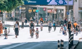 yoav-aziz-AXG7pfXwIXo-unsplash