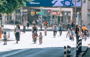 yoav-aziz-AXG7pfXwIXo-unsplash