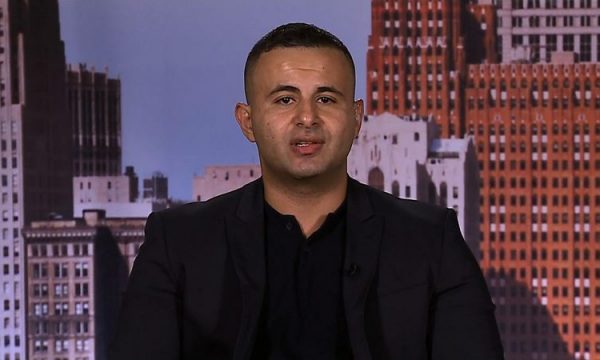 kromer professor pod maskoi