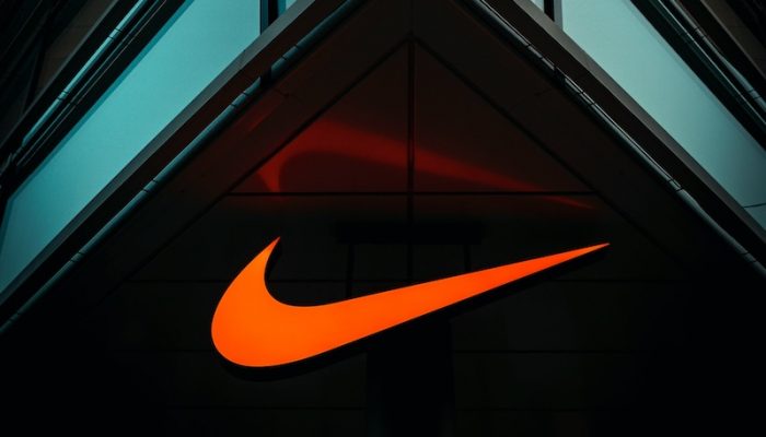 paul-steuber-SrrFCmYXHLg-unsplash