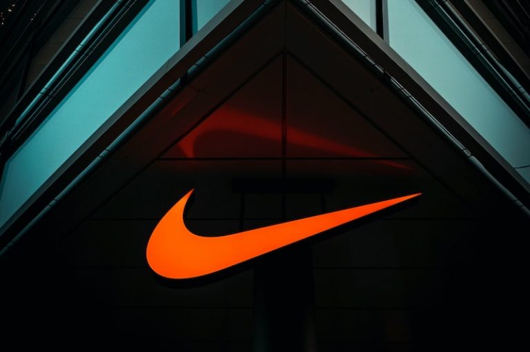 paul-steuber-SrrFCmYXHLg-unsplash