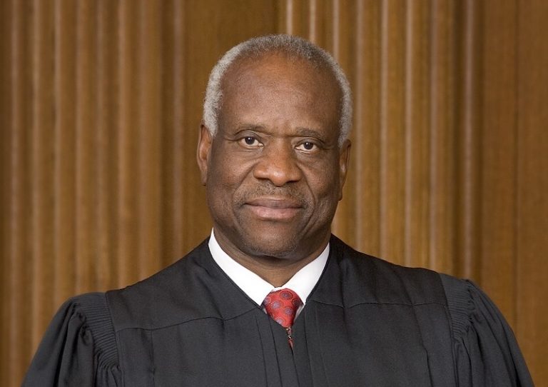 960px-Clarence_Thomas_official_SCOTUS_portrait_(3x4_cropped)