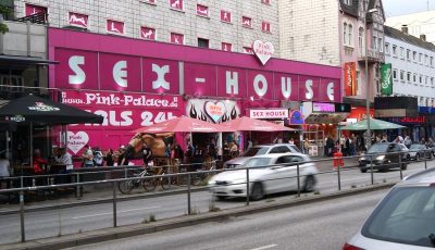 mela sex house1