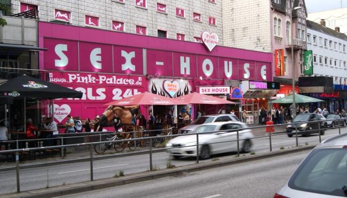 mela sex house1