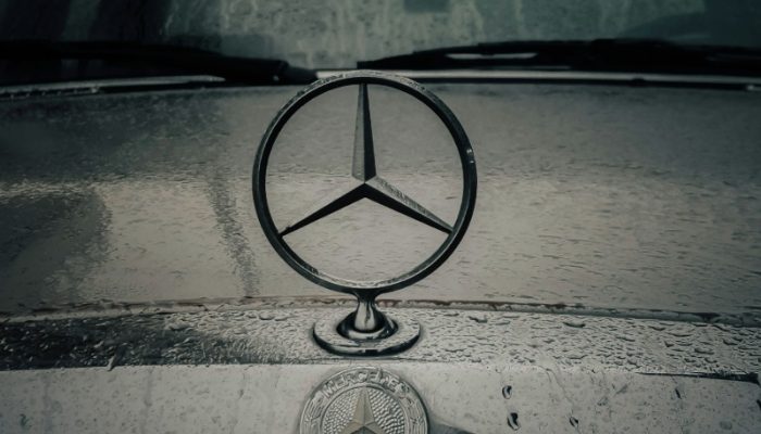 Mercedes at 01.59.44 (1)