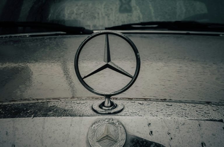 Mercedes at 01.59.44 (1)