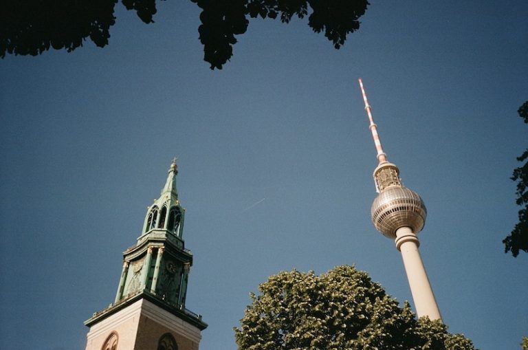lera-ginzburg-mCC_bcYENo8-unsplash