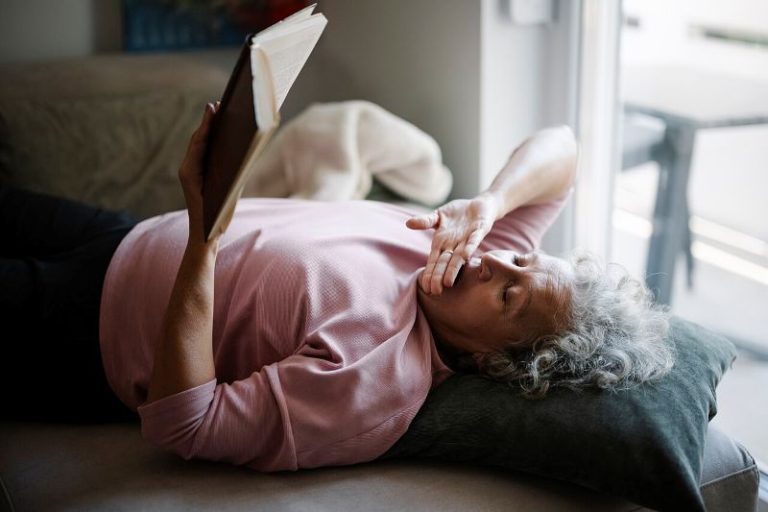 elderly reading1a